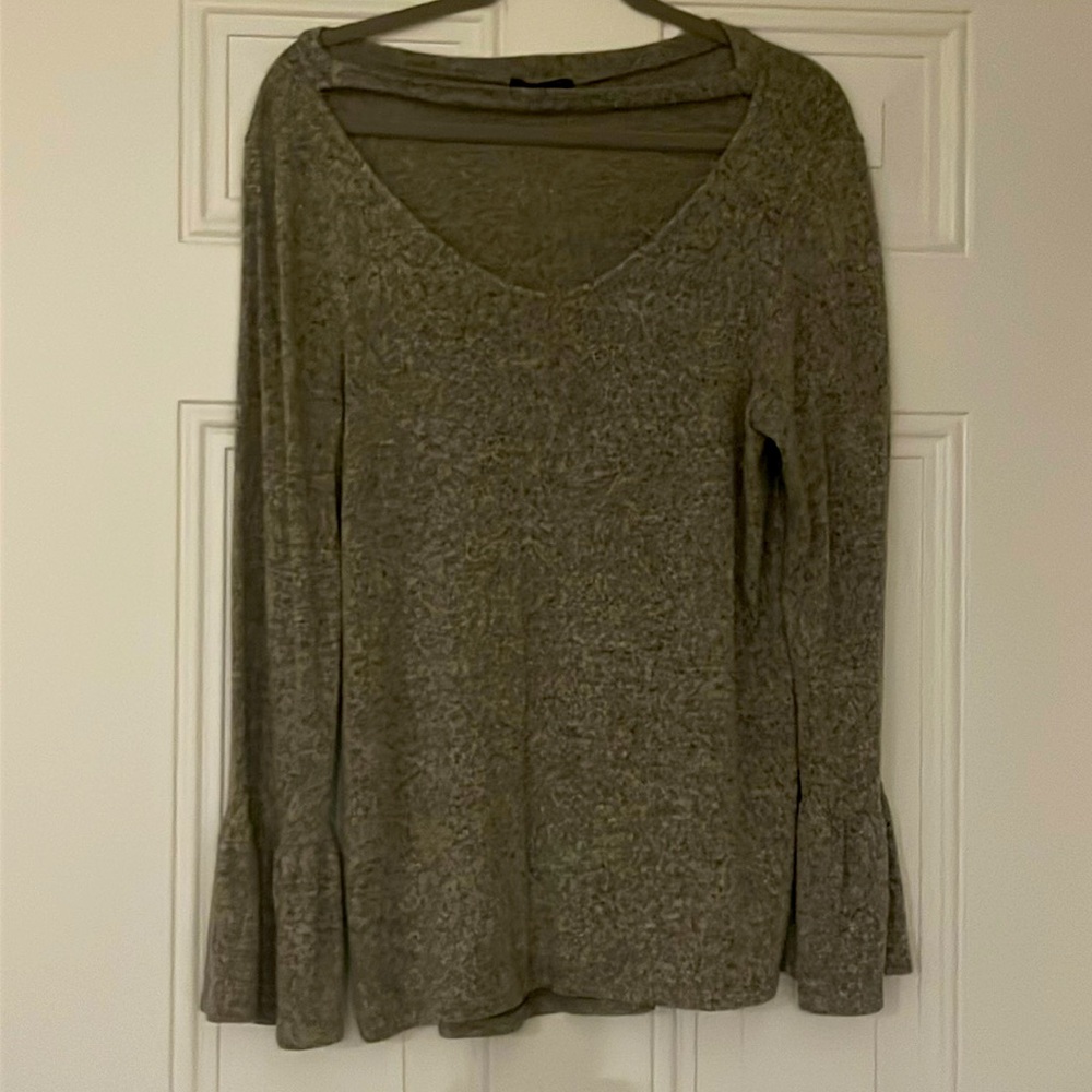 Long Flair Sleeve Shirt